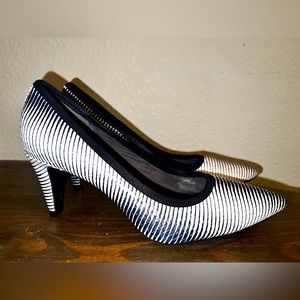 Zebra Lori Goldstein Women's Heels Shoe Size 8 M 38 Black White